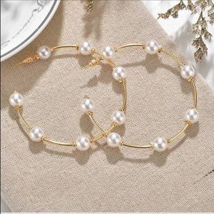 Zara Statement Pearl Earrimgs